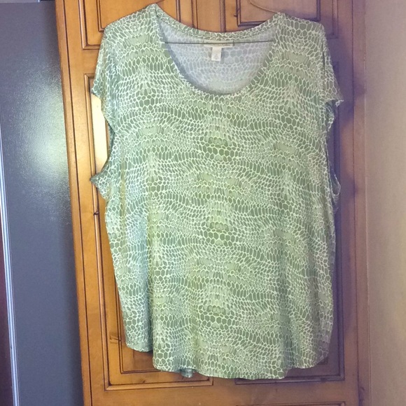 FINAL SALE PRICE Emaline Woman 2X Snakeskin Cap Sleeve Rayon Top - Picture 1 of 5